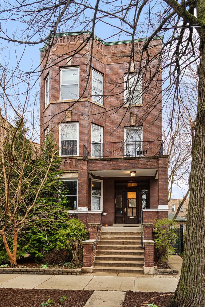 2208 W Cortez Street #3 — Chicago, IL 60622