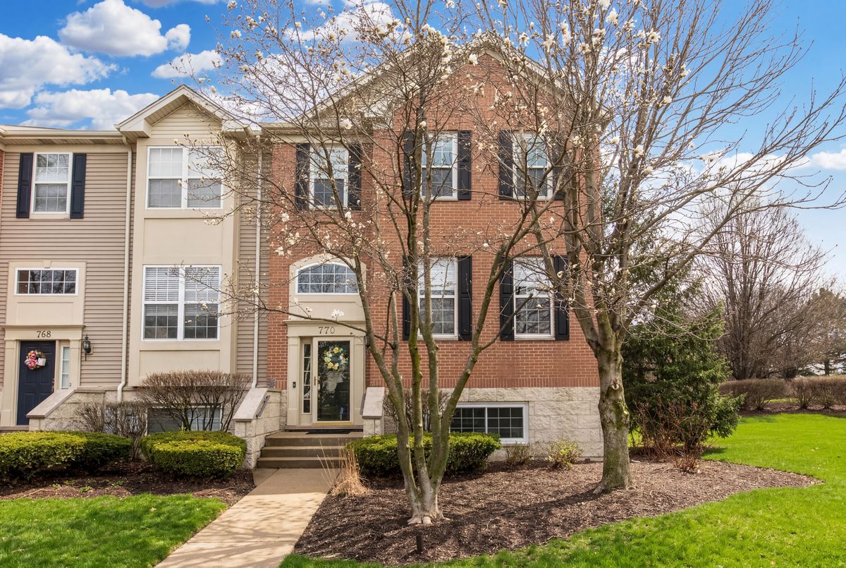 770 Lambert Lane, Bartlett, IL 60103