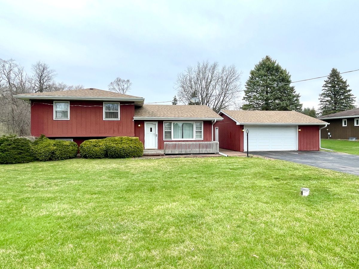 38w480 McDonald Road, Elgin, IL 60124
