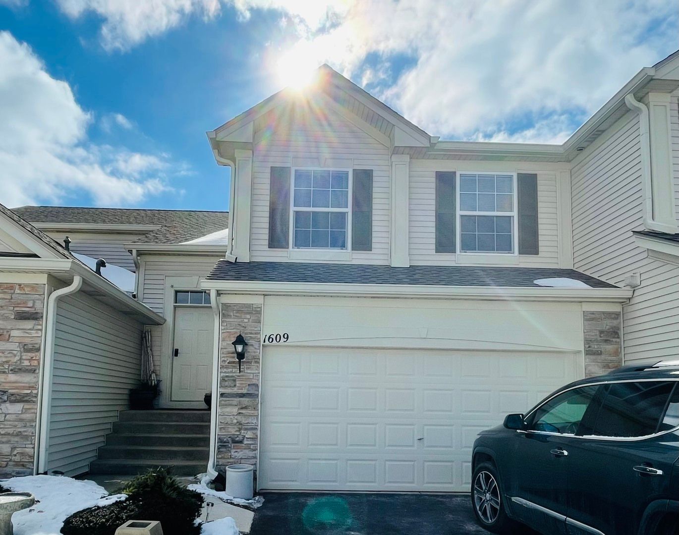 1609 Fredericksburg Lane #1609 — Aurora, IL 60503