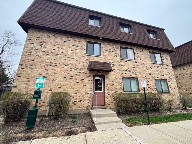 9700 Bianco Terrace #2D — Des Plaines, IL 60016
