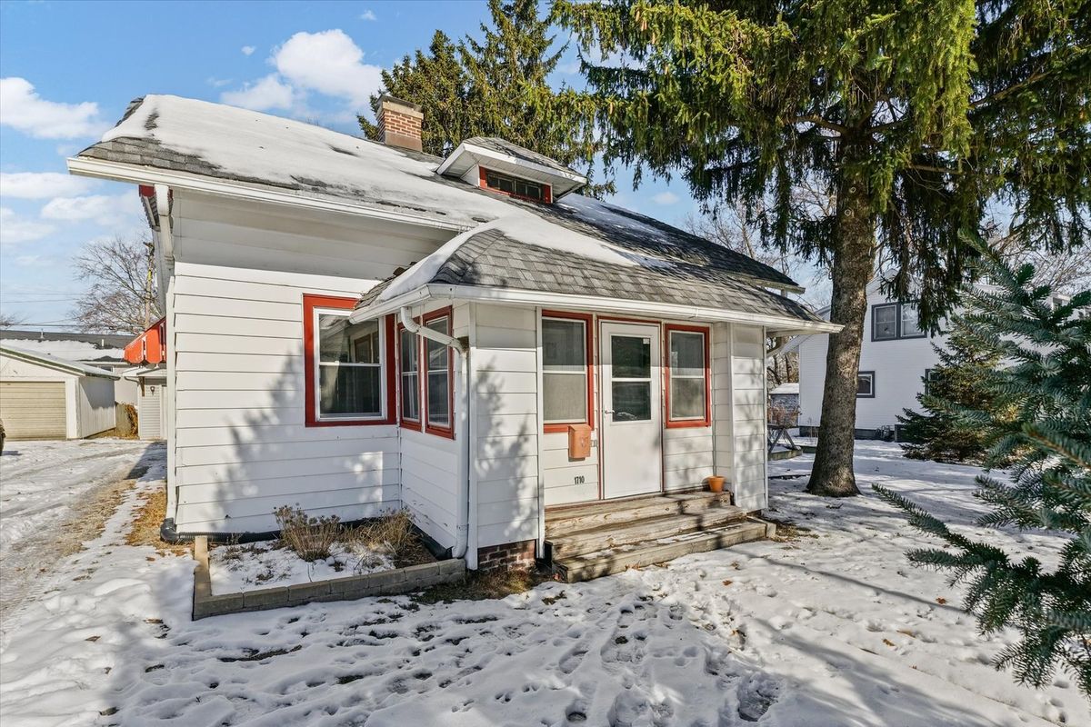 1710 CHURCH Street, Champaign, IL 61821