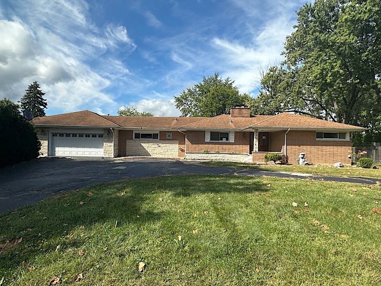 7216 Leonard Drive — Darien, IL 60561