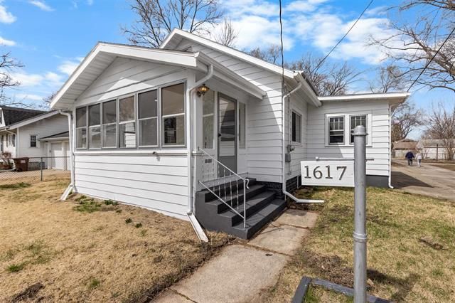 1617 CUSTER Avenue — Rockford, IL 61103