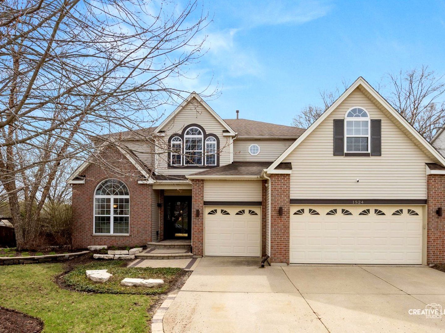 1524 W Mooseheart Road — North Aurora, IL 60542
