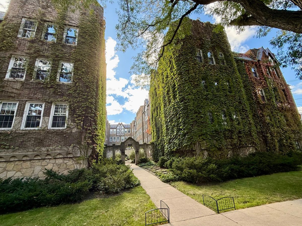 2333 Farwell Avenue, Chicago, IL 60645