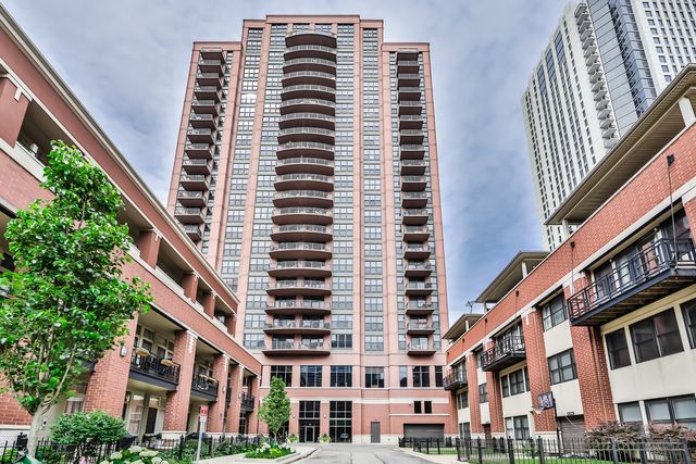 330 N Jefferson Street #802 — Chicago, IL 60661