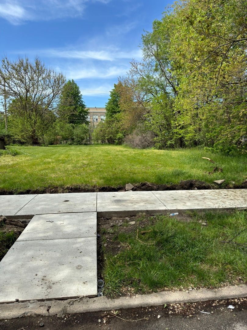 6422 S Minerva Avenue — Chicago, IL 60637