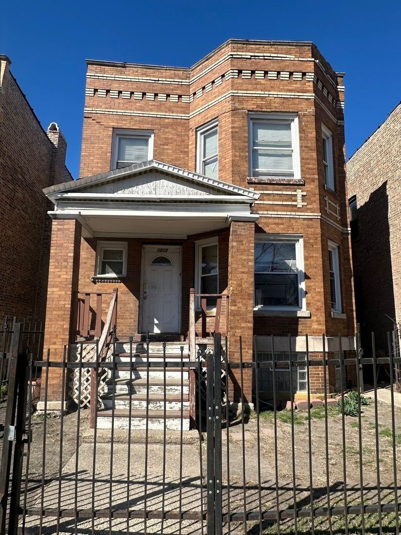3512 W Polk Street — Chicago, IL 60624