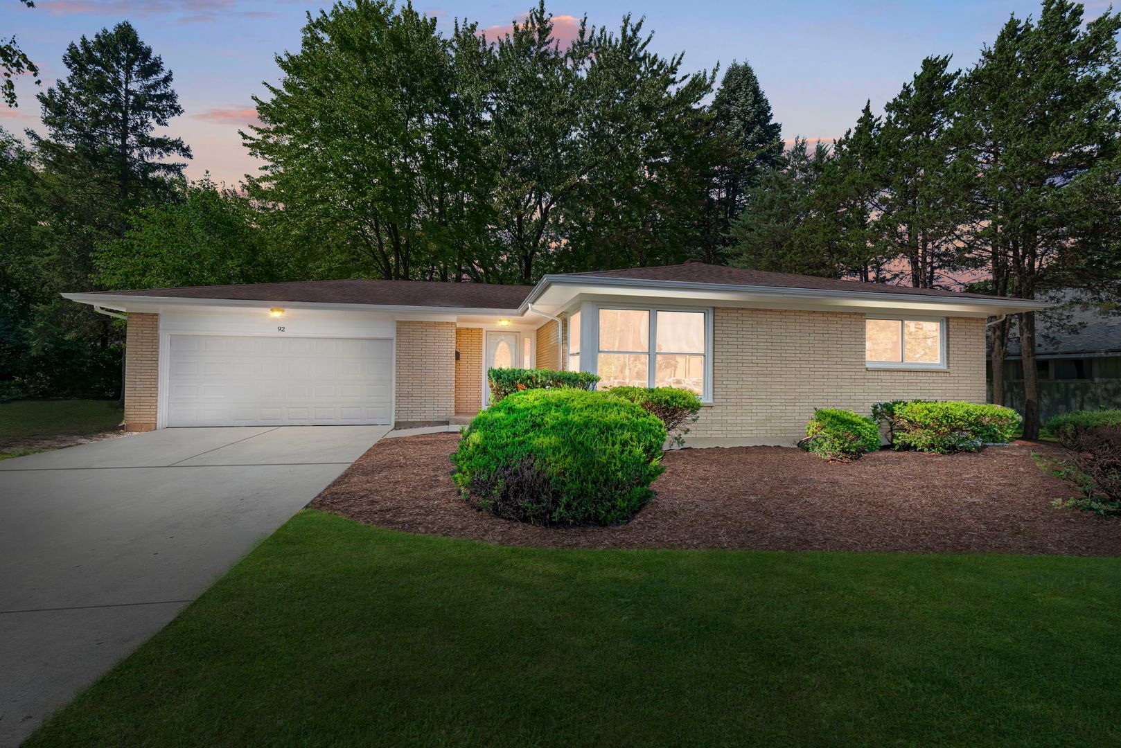 92 N AIRLITE Street — Elgin, IL 60123