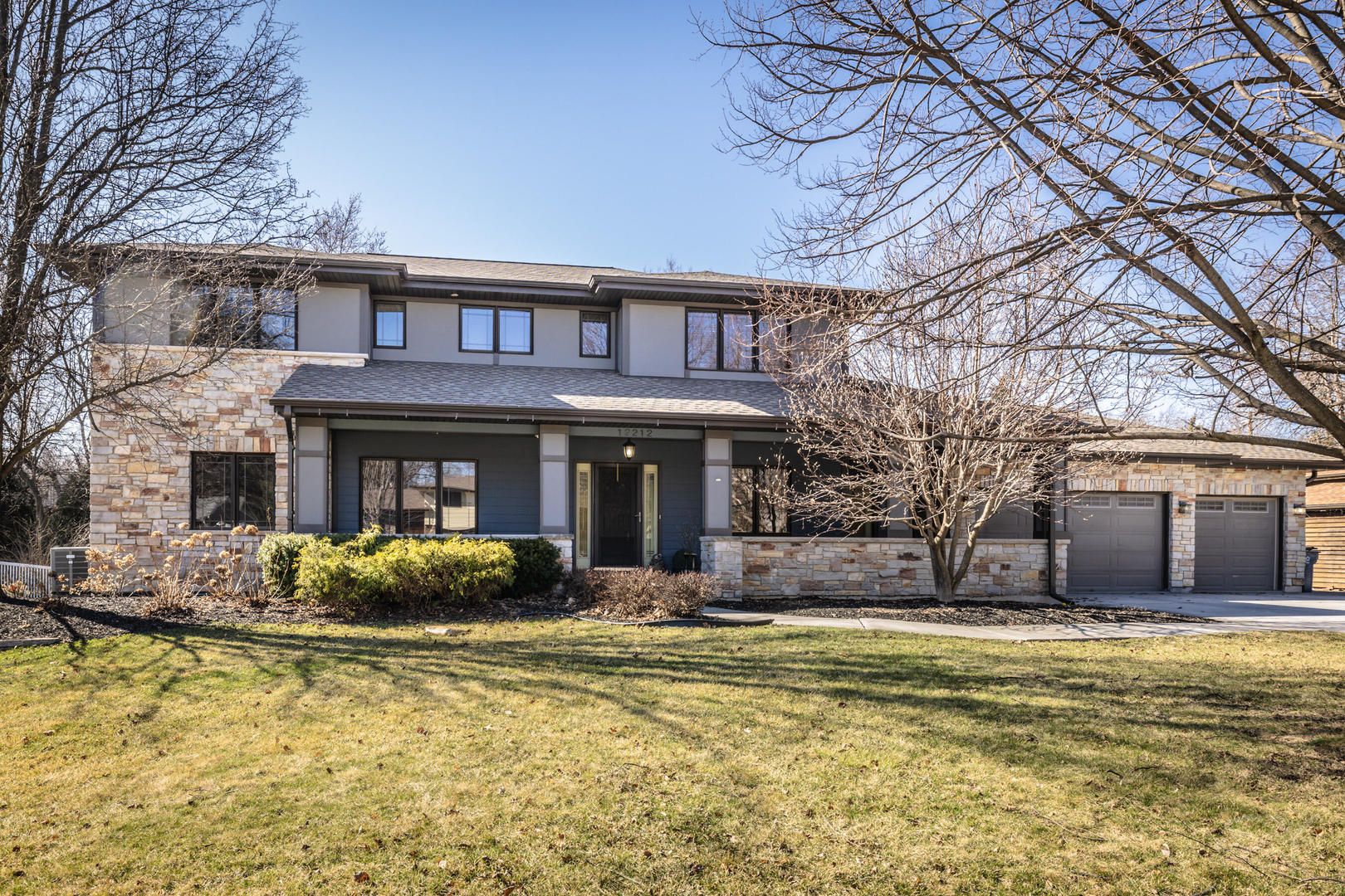 12212 S Richard Avenue — Palos Heights, IL 60463
