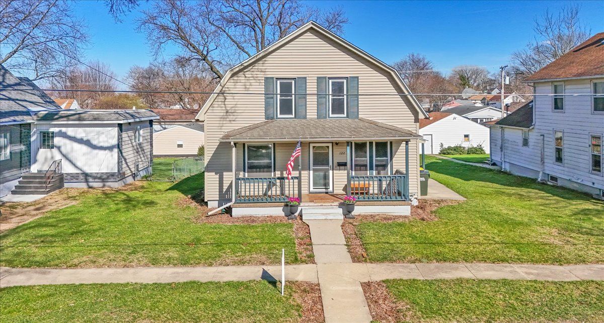 122 N Stott Street — Genoa, IL 60135