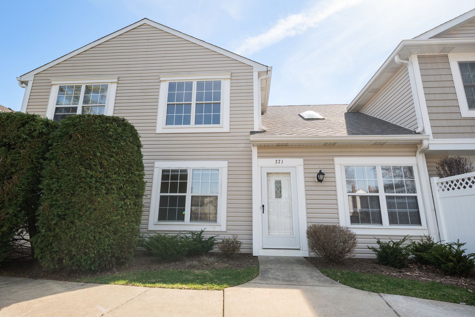 371 Le Parc Circle — Buffalo Grove, IL 60089