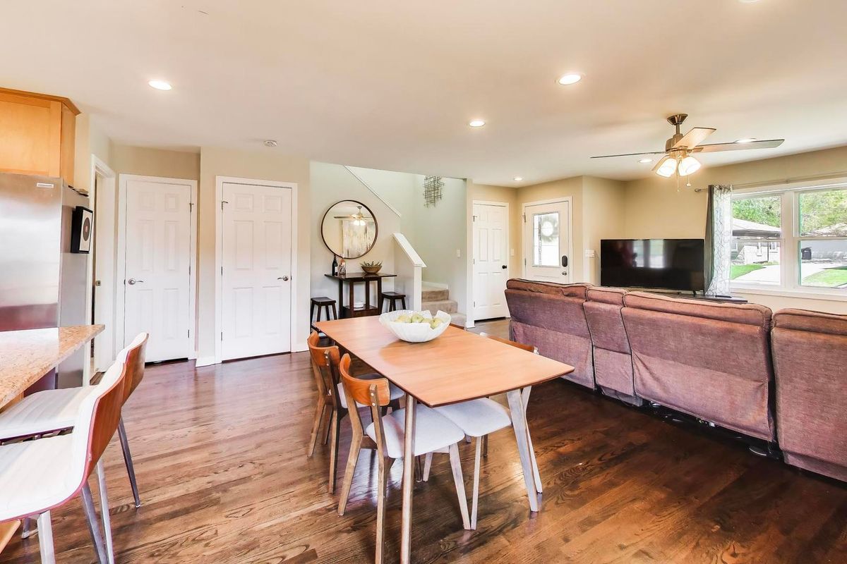 8842 S Talman Avenue, Evergreen Park, IL 60805