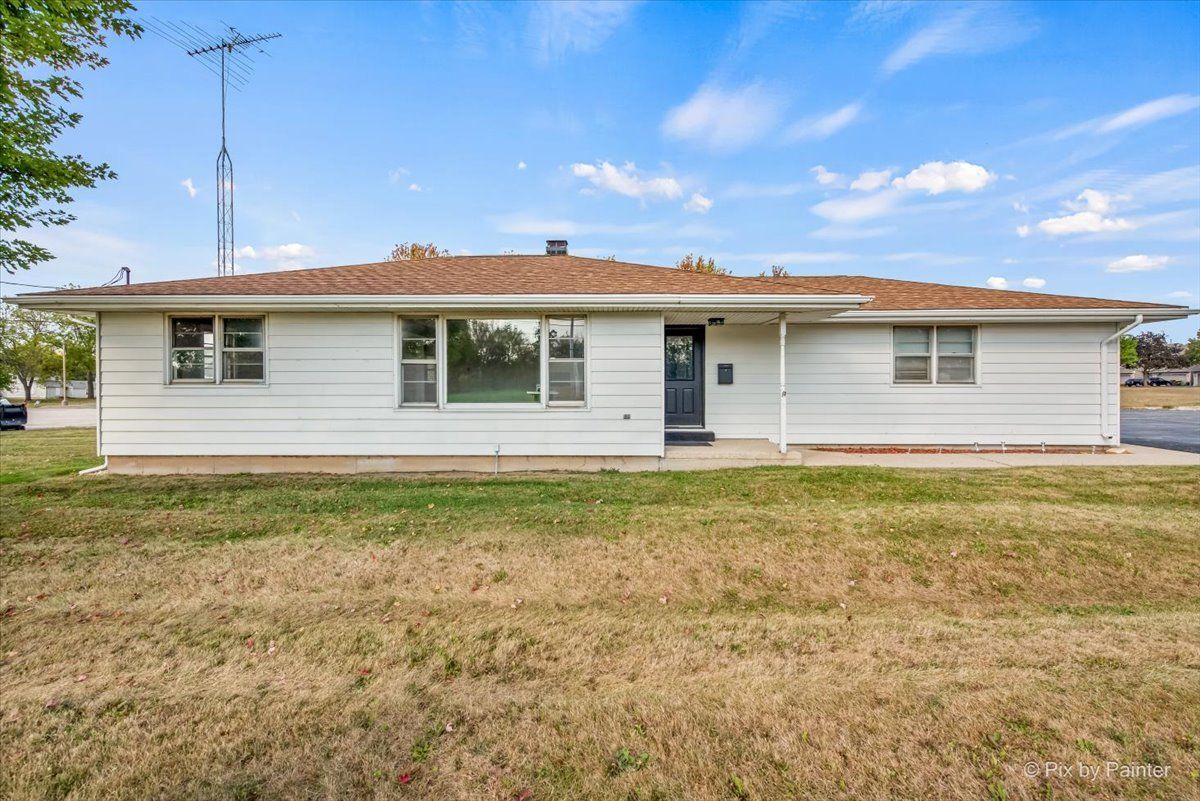 124 E Oak Knoll Drive — Hampshire, IL 60140