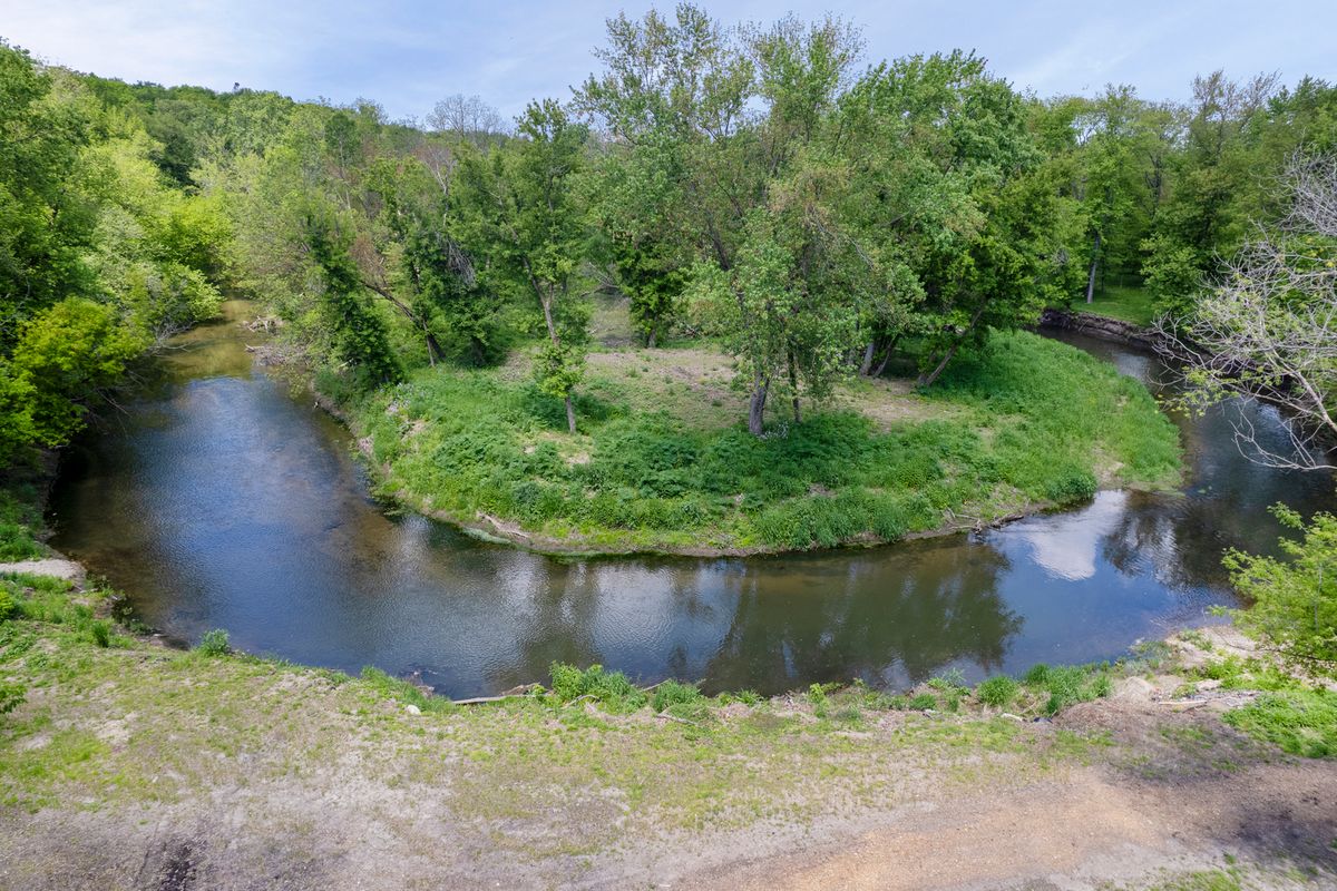 4444 E 1553rd Road, Earlville, IL 60518