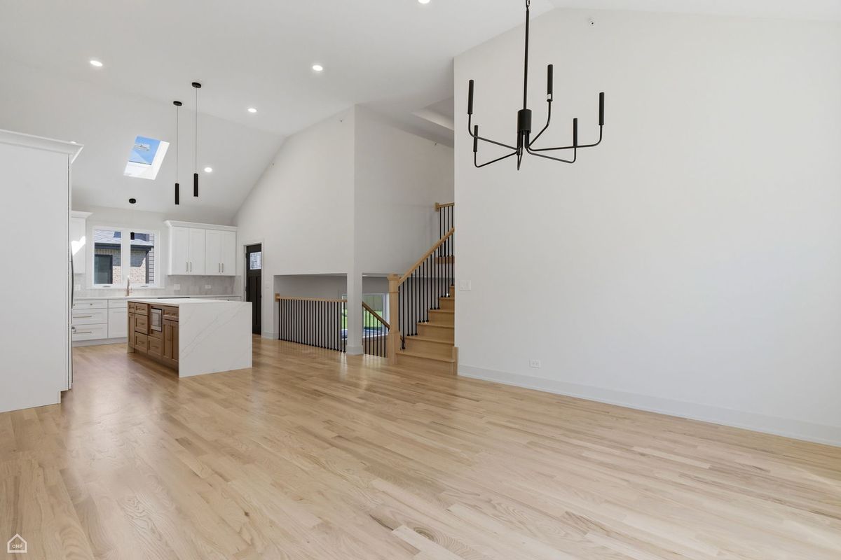 8041 S 85TH Court, Justice, IL 60458