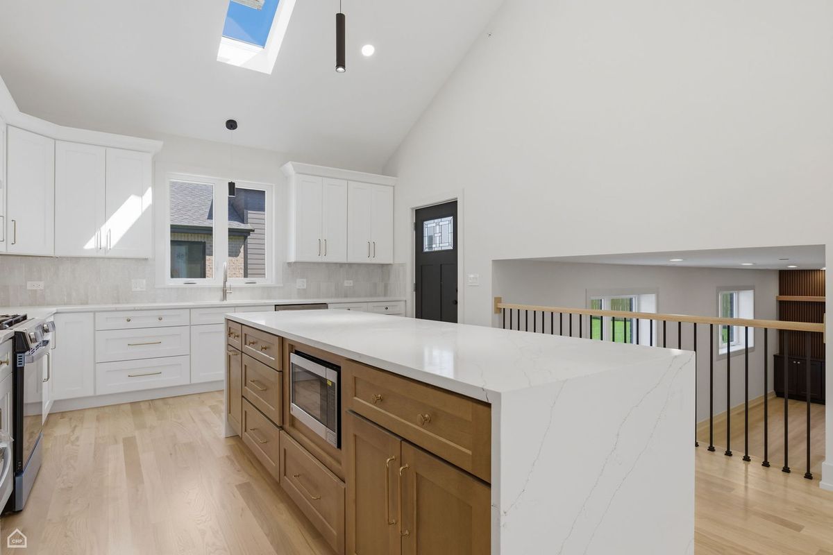 8041 S 85TH Court, Justice, IL 60458
