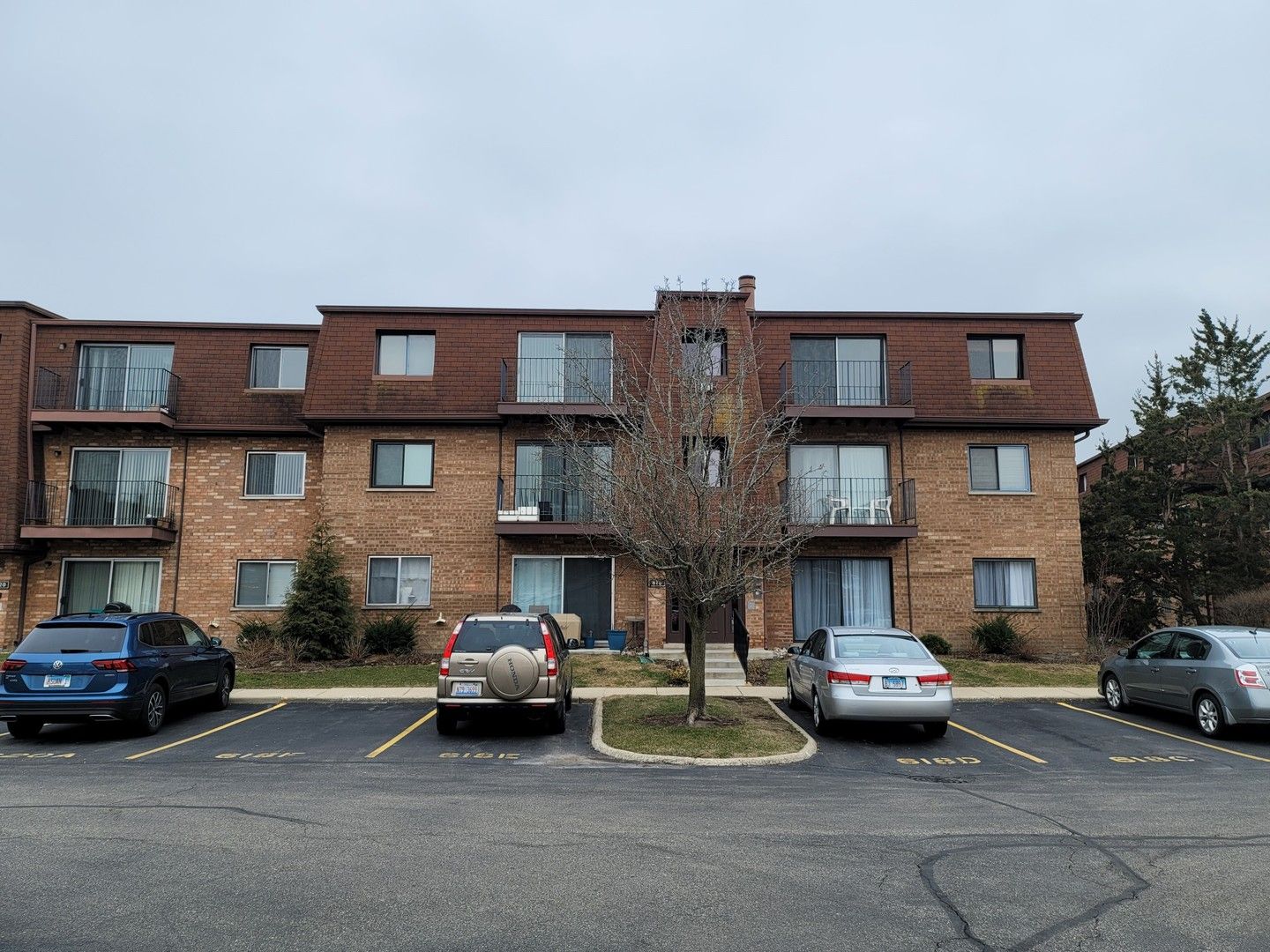 618 Cobblestone Circle #F — Glenview, IL 60025