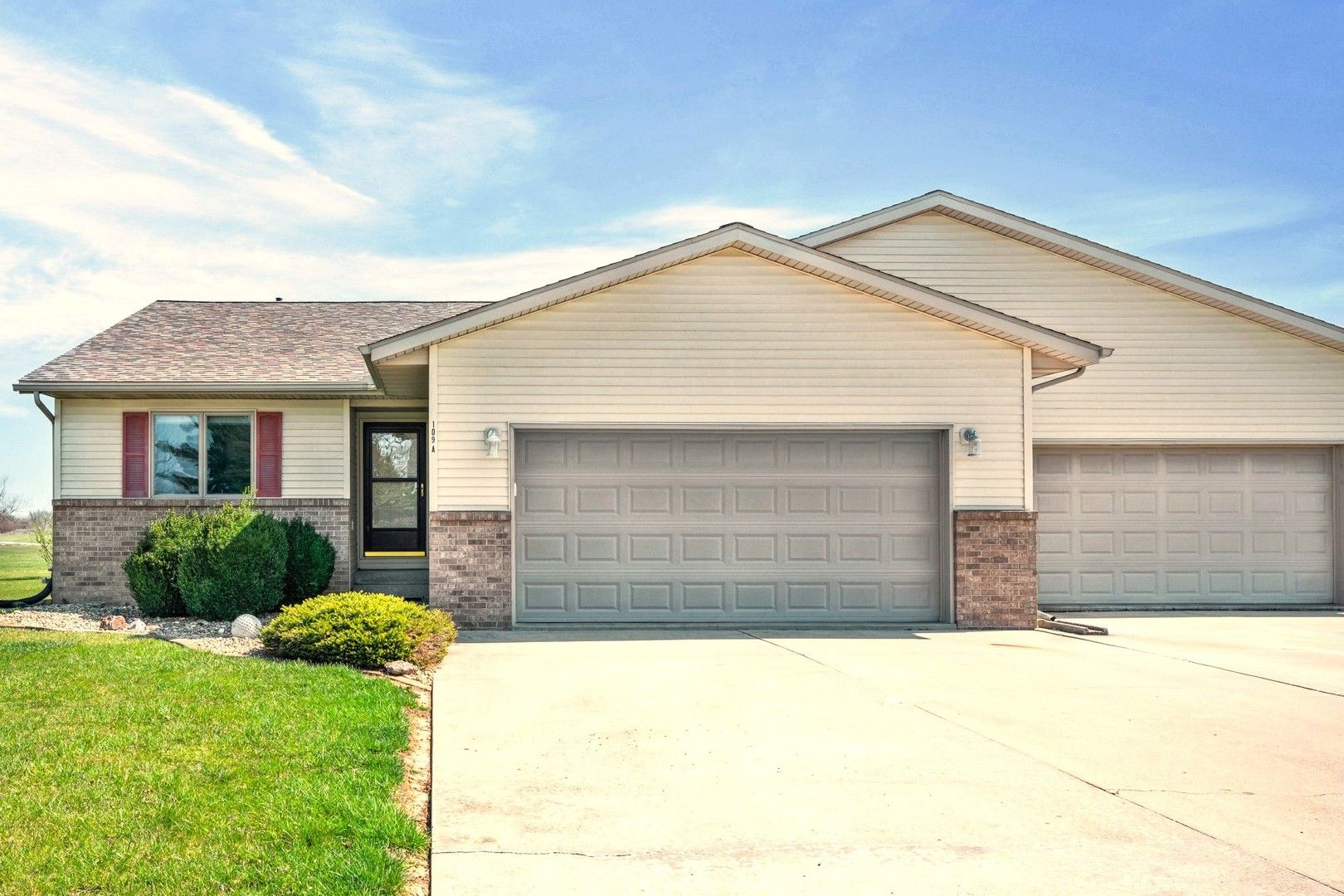 109 E Lake Court #A — Atlanta, IL 61723