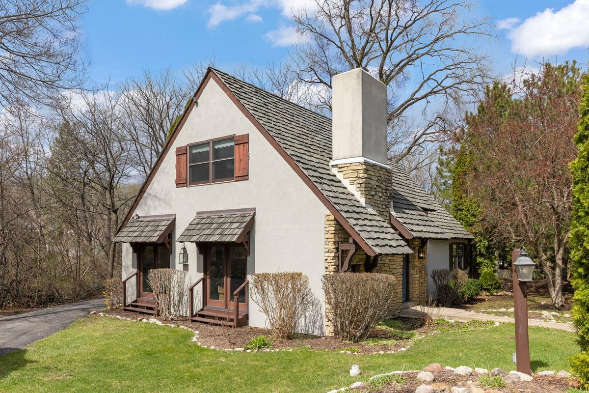 1205 Bonner Road, Wauconda, IL 60084