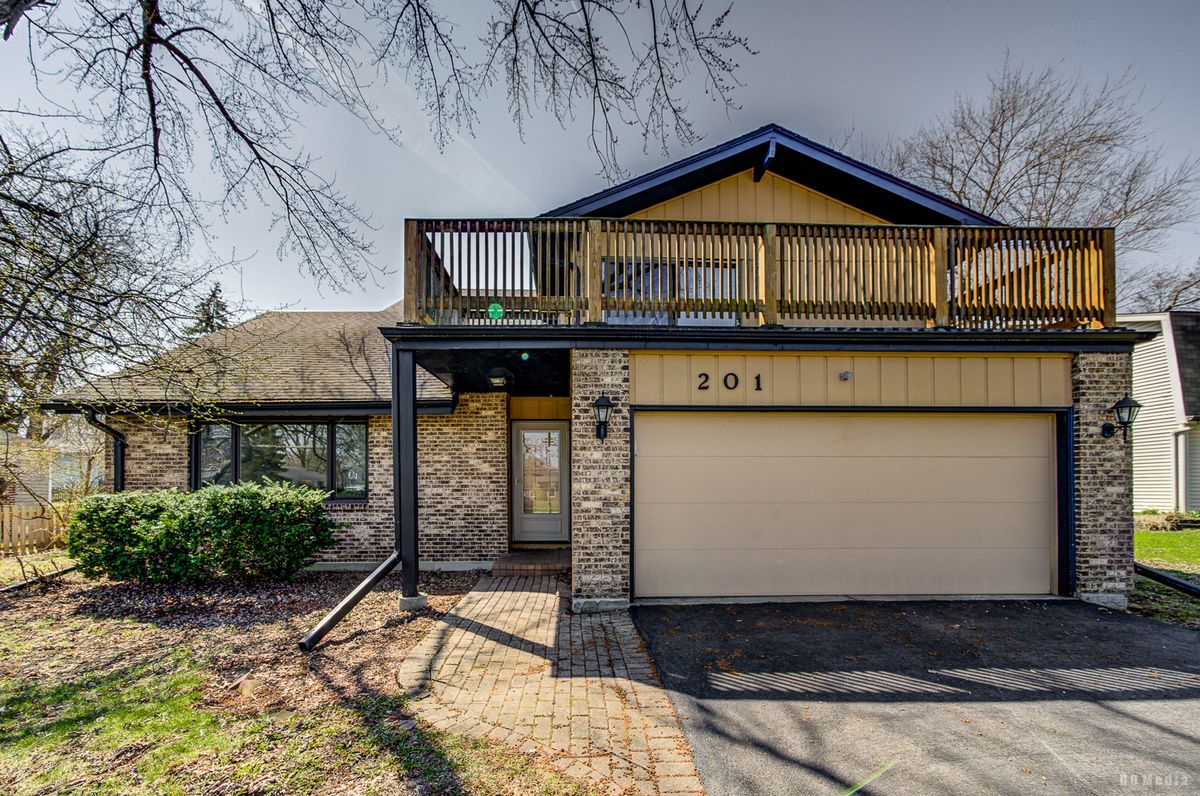 201 River Road, Naperville, IL 60540