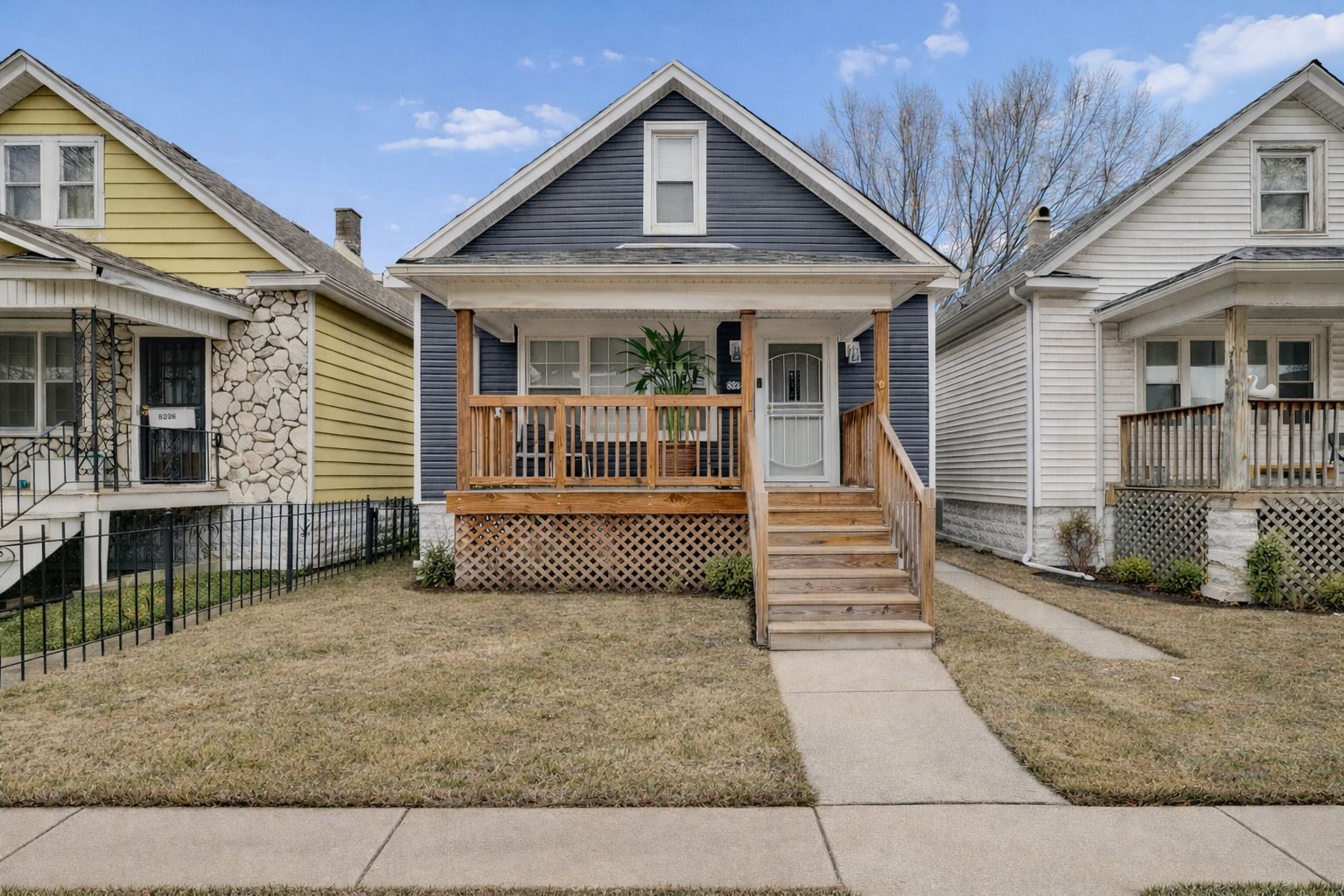 8224 S Saginaw Avenue — Chicago, IL 60617