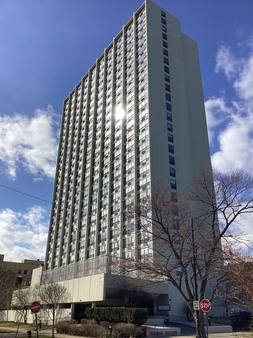 5100 Marine Drive, Chicago, IL 60640