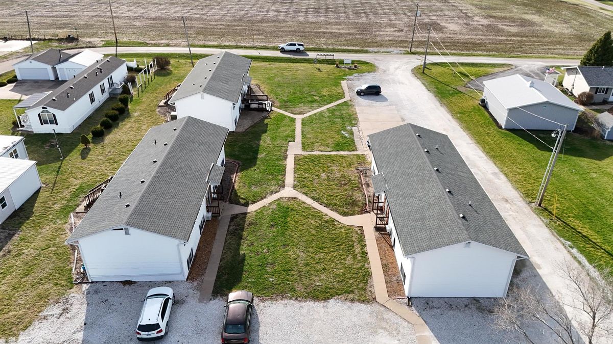 219 S F Street, La Harpe, IL 61450
