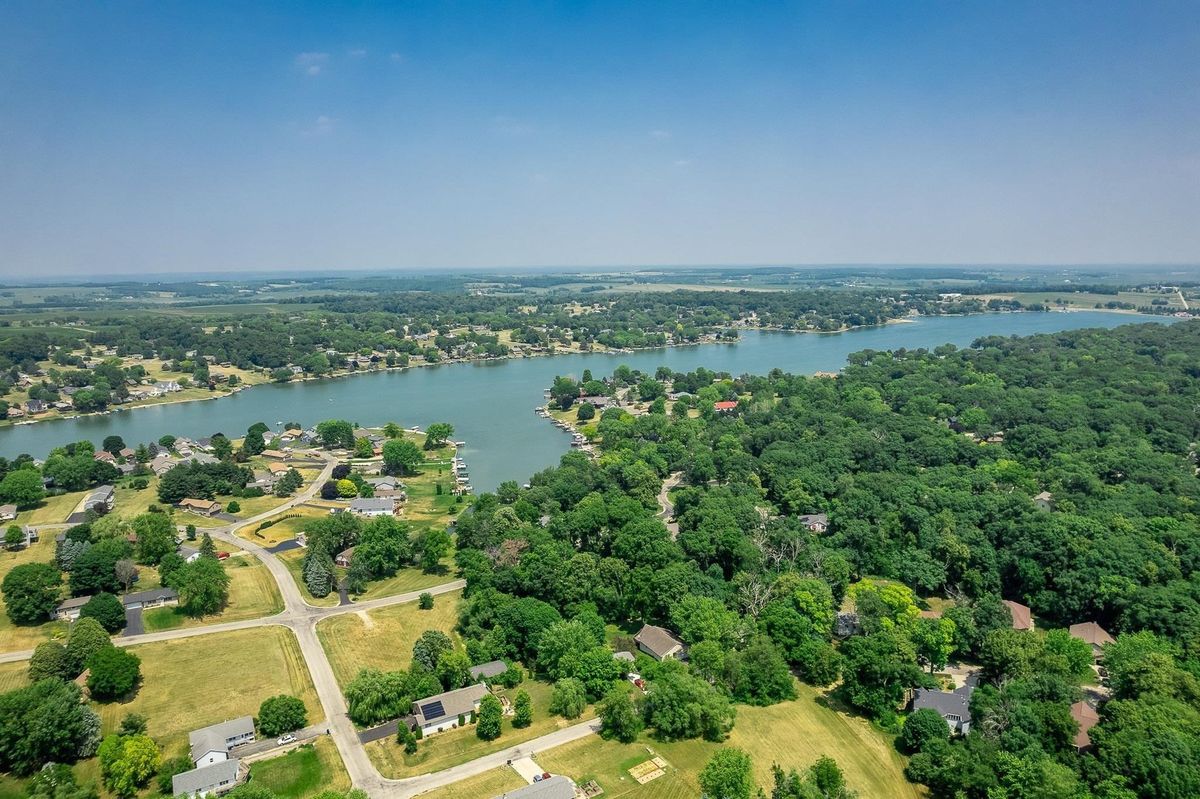 621 Lake Summerset Road, Lake Summerset, IL 61019