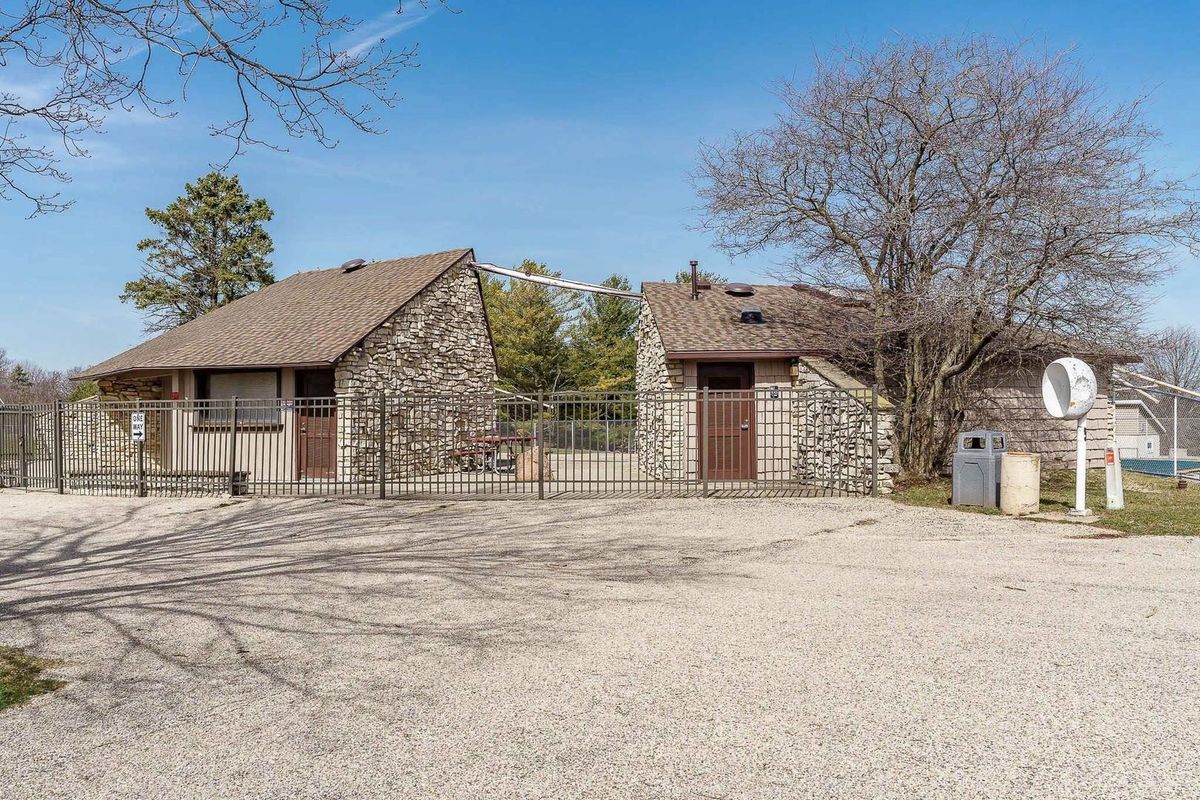 621 Lake Summerset Road, Lake Summerset, IL 61019