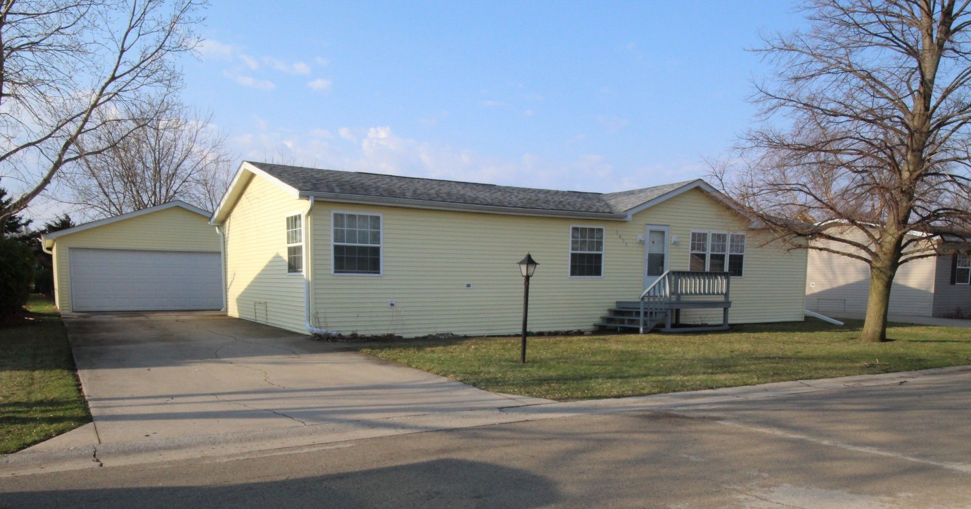 5435 AUTUMN ASH Lane — Machesney Park, IL 61115