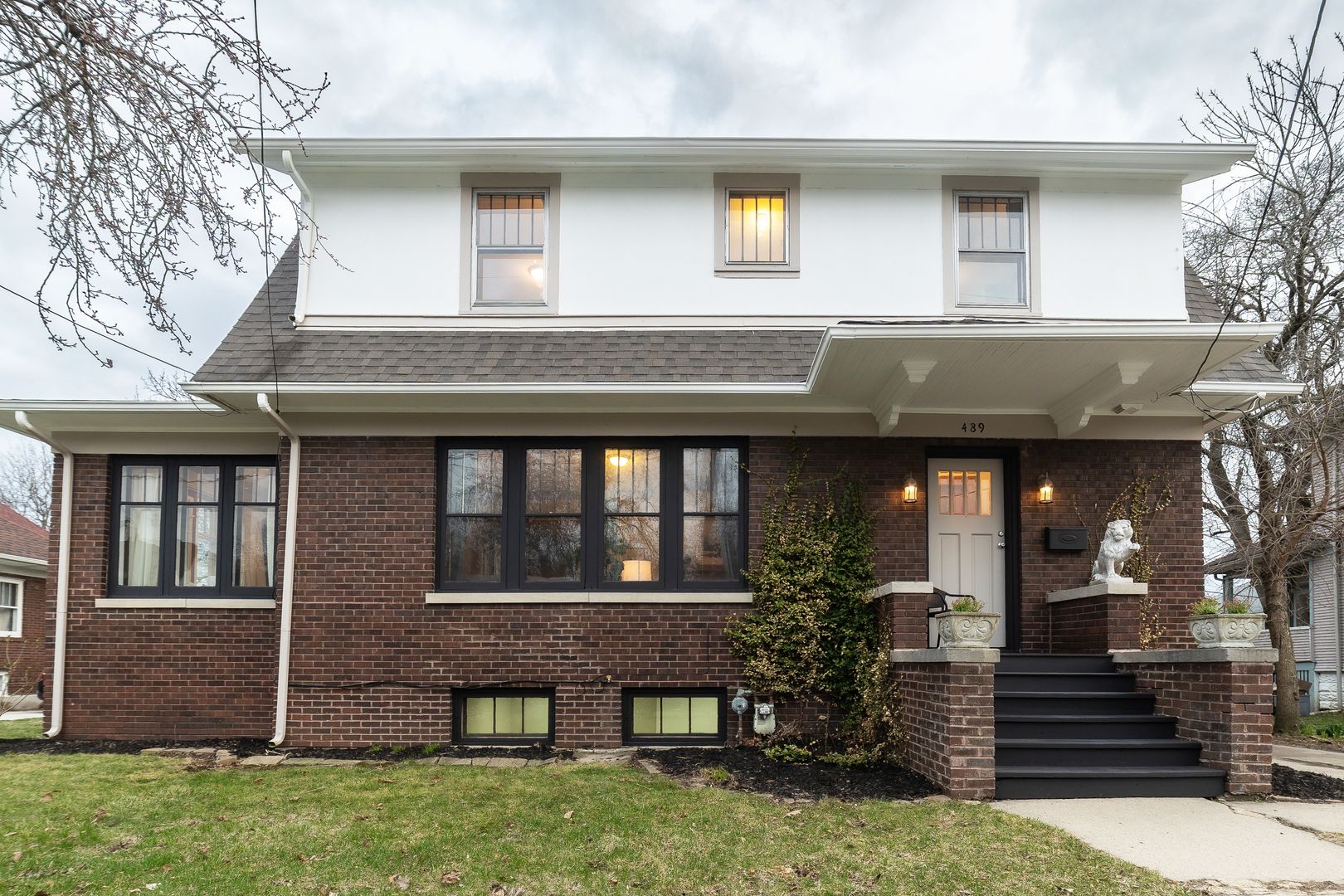 489 Division Street — Elgin, IL 60120