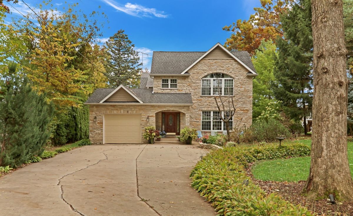 42065 Old Lake Avenue, Antioch, IL 60002