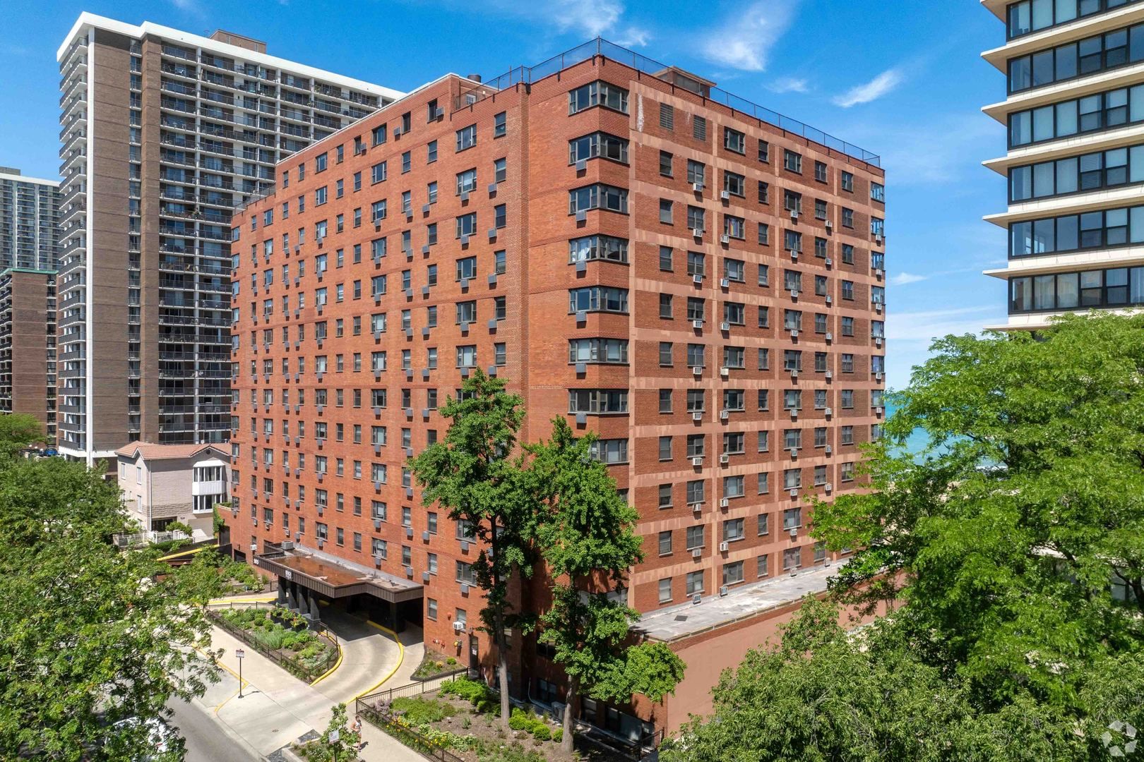 5815 Sheridan Road — Chicago, IL 60660