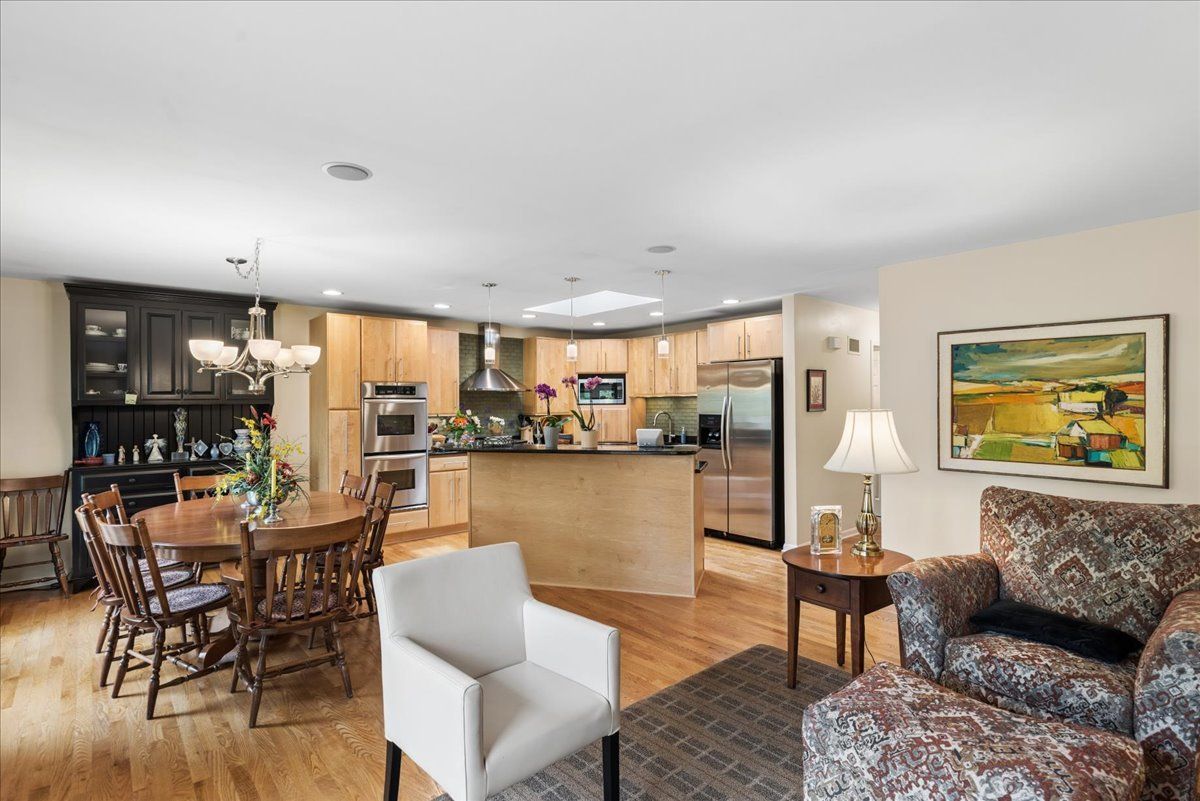 122 Mulberry Road, Deerfield, IL 60015