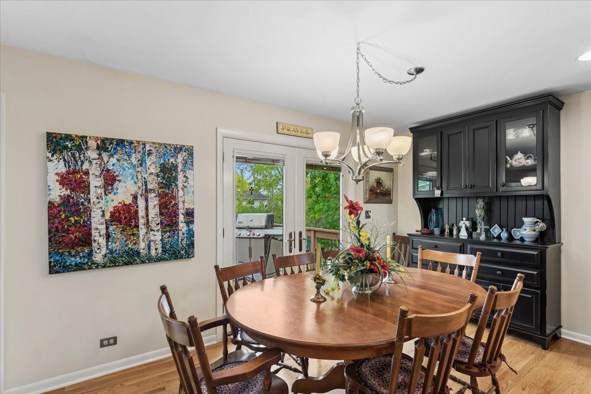 122 Mulberry Road, Deerfield, IL 60015
