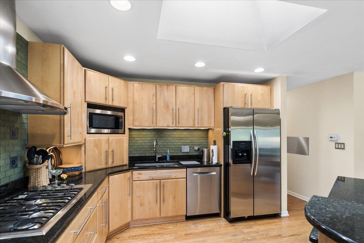 122 Mulberry Road, Deerfield, IL 60015