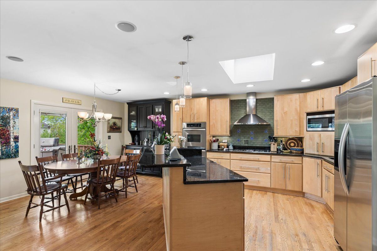 122 Mulberry Road, Deerfield, IL 60015
