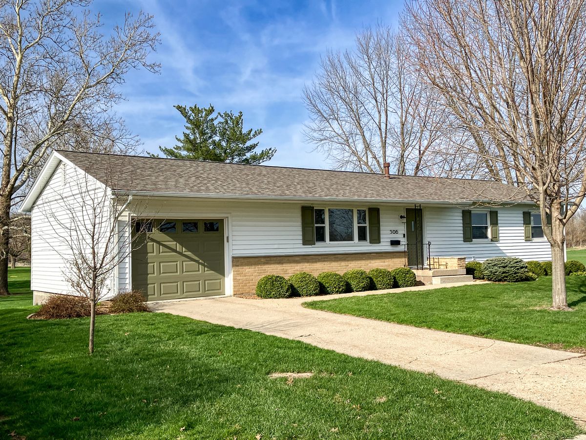 506 Maple Avenue, Morrison, IL 61270