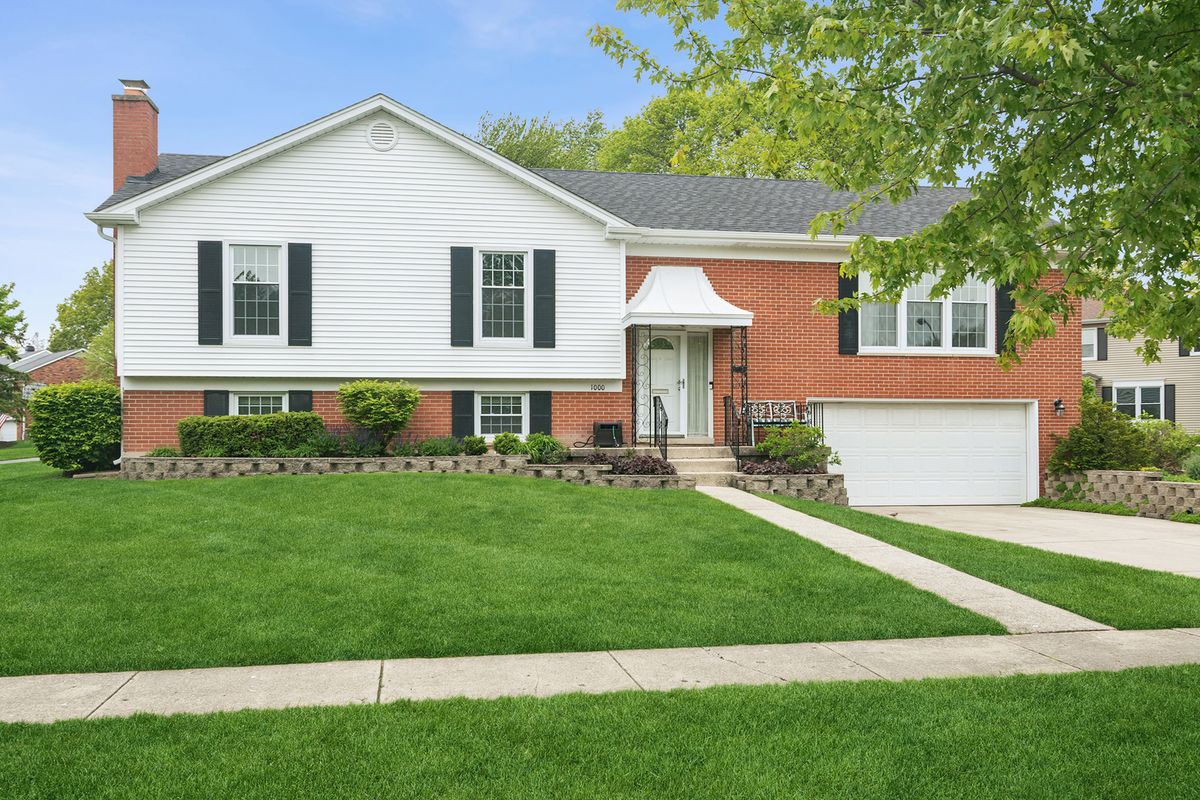 1000 Hunting Drive, Palatine, IL 60067