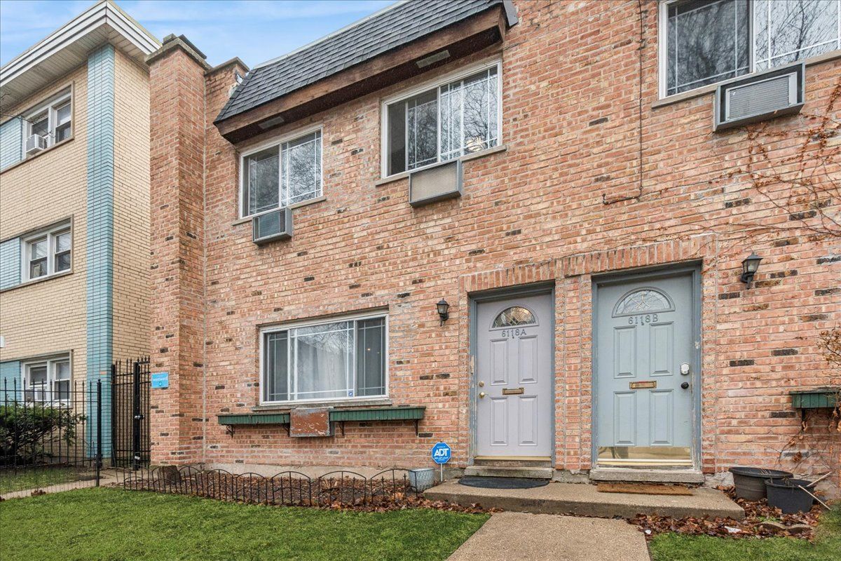 6118 N Hermitage Avenue #A — Chicago, IL 60660