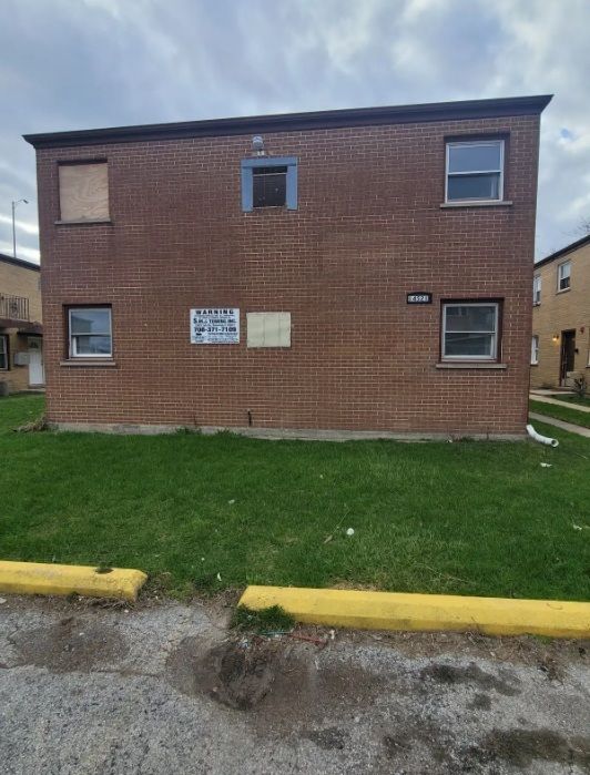 14521 S Richmond Avenue #2 — Posen, IL 60469
