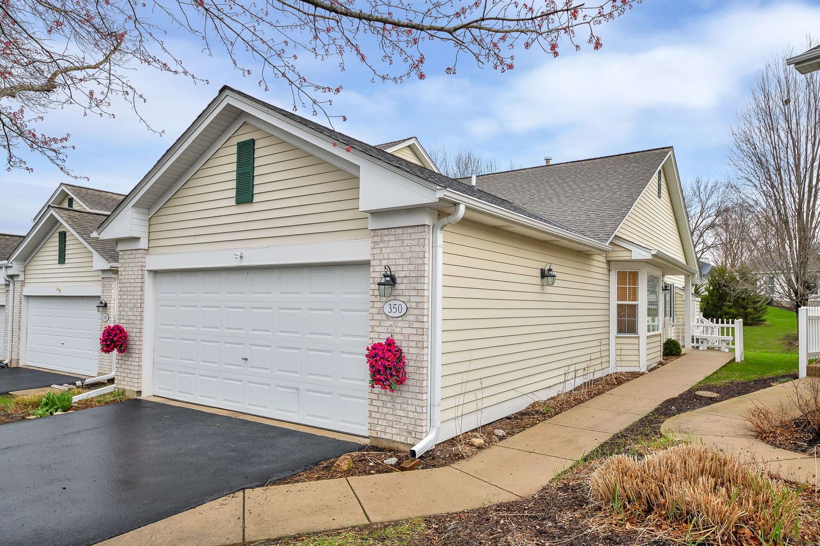 350 Normandie Drive — Sugar Grove, IL 60554
