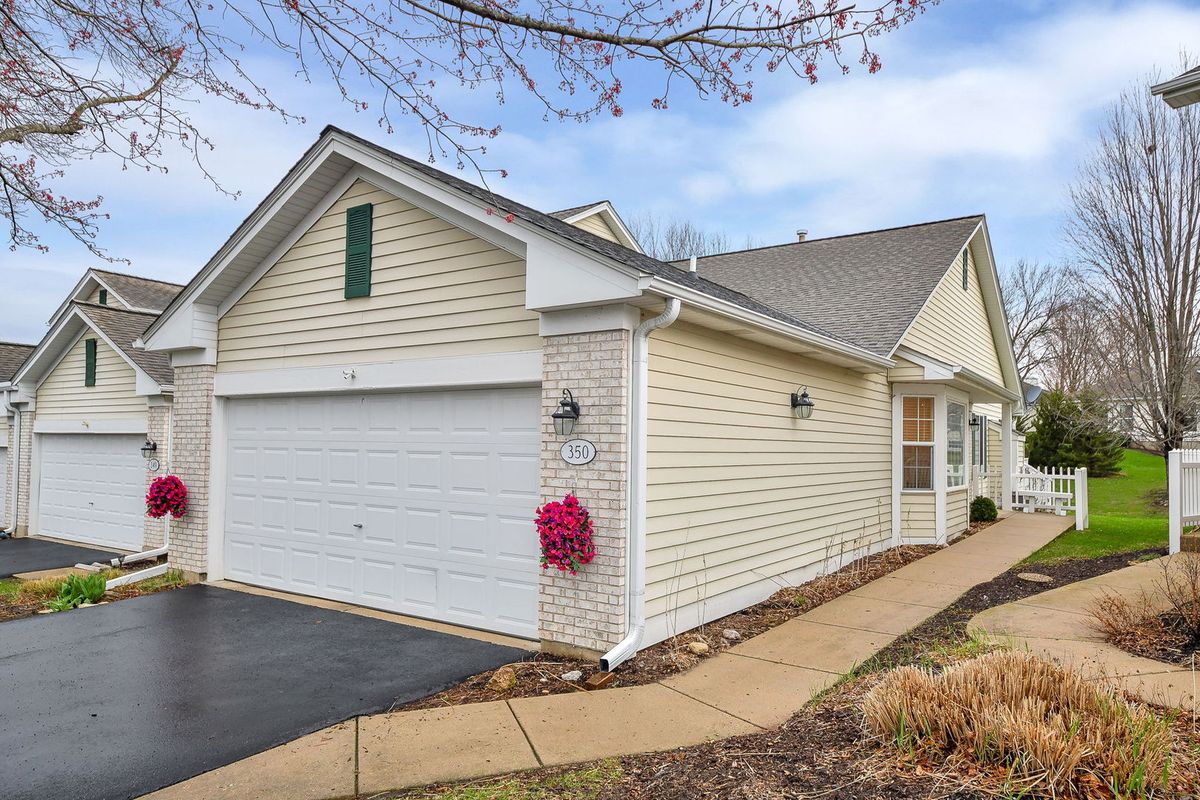 350 Normandie Drive, Sugar Grove, IL 60554