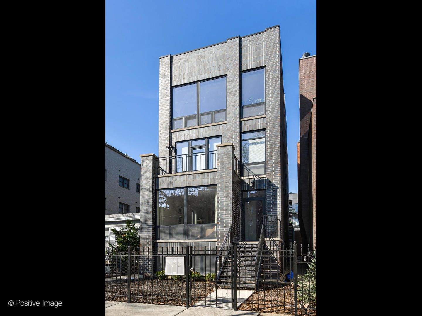 934 N Winchester Avenue #1 — Chicago, IL 60622