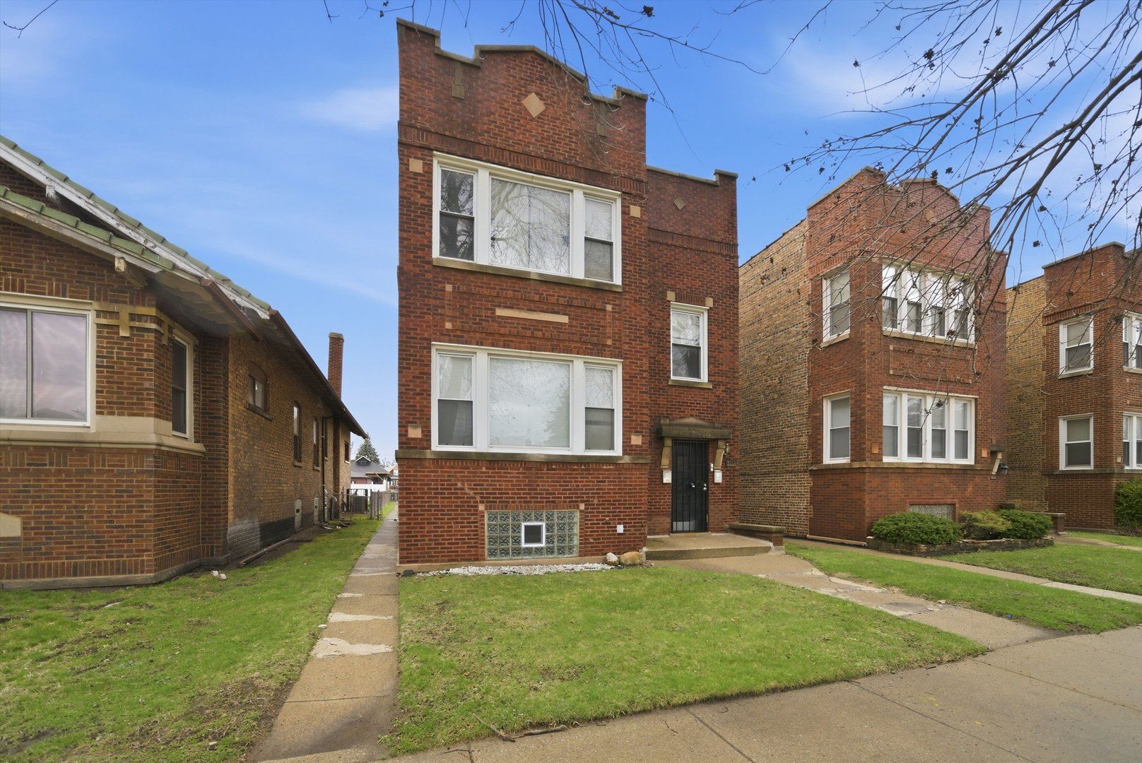7212 S INDIANA Avenue — Chicago, IL 60619
