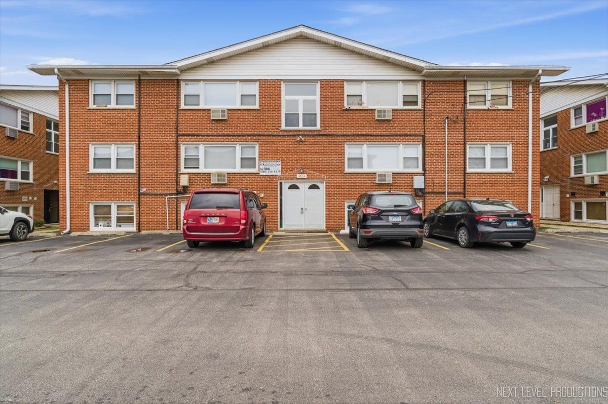 10114 Hartford Court #GC — Schiller Park, IL 60176