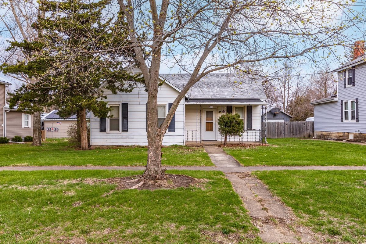 214 W Owsley Street, Chenoa, IL 61726