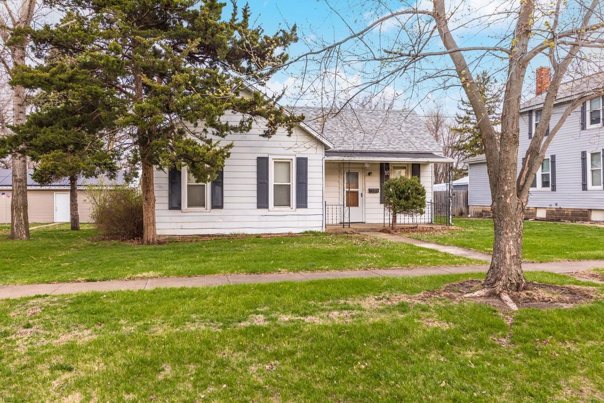 214 W Owsley Street, Chenoa, IL 61726